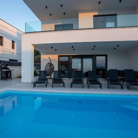 Villa Manhattan Dobrinj Bagian luar foto