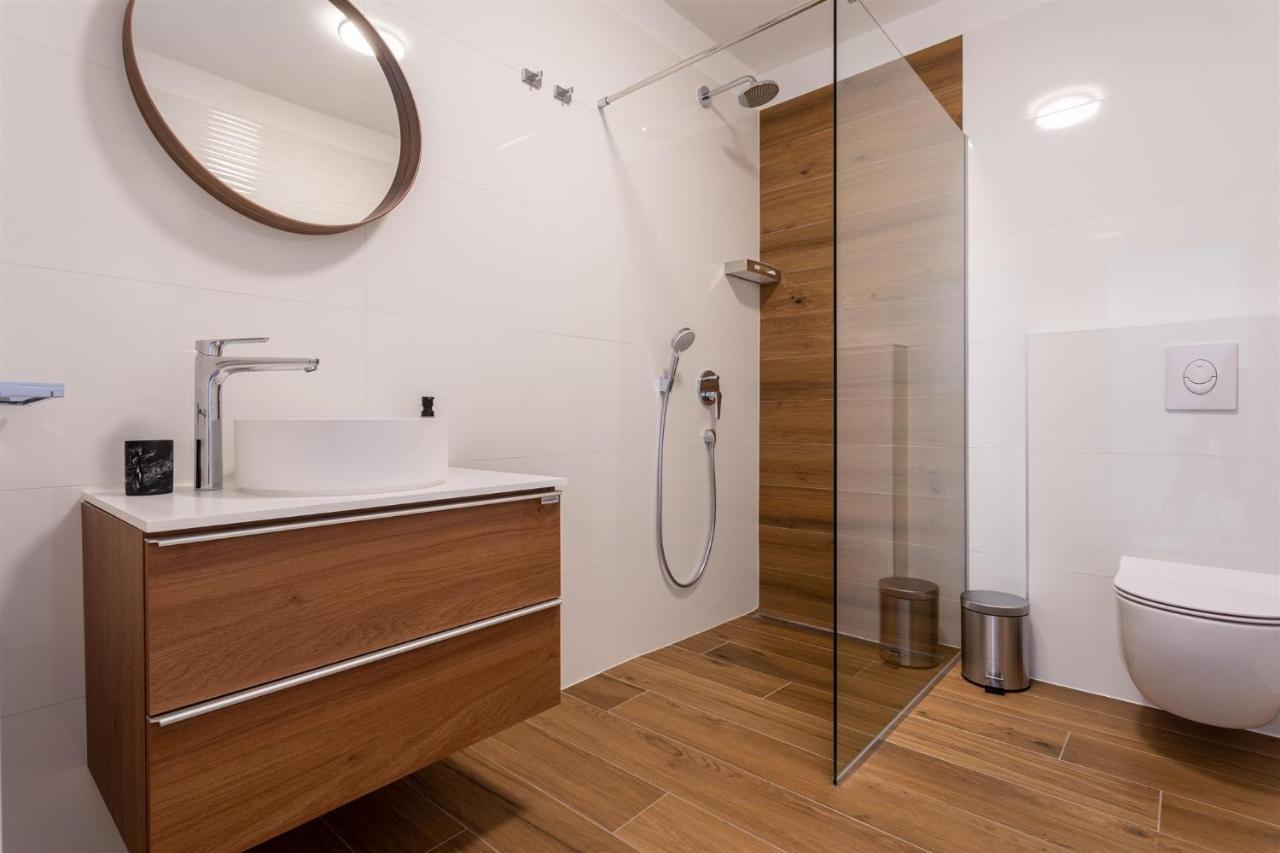 Villa Manhattan Dobrinj Bagian luar foto