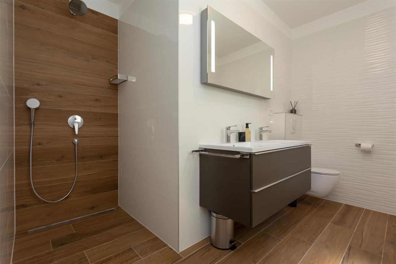Villa Manhattan Dobrinj Bagian luar foto