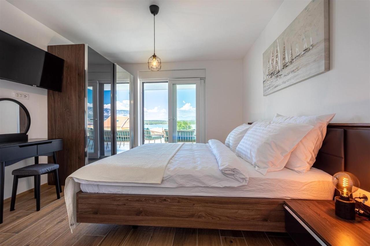 Villa Manhattan Dobrinj Bagian luar foto
