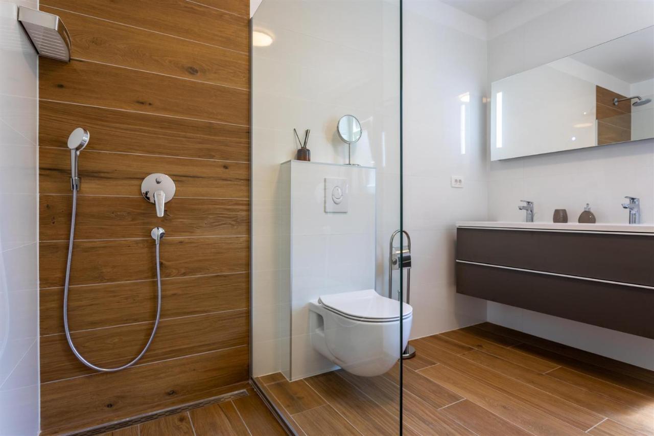 Villa Manhattan Dobrinj Bagian luar foto