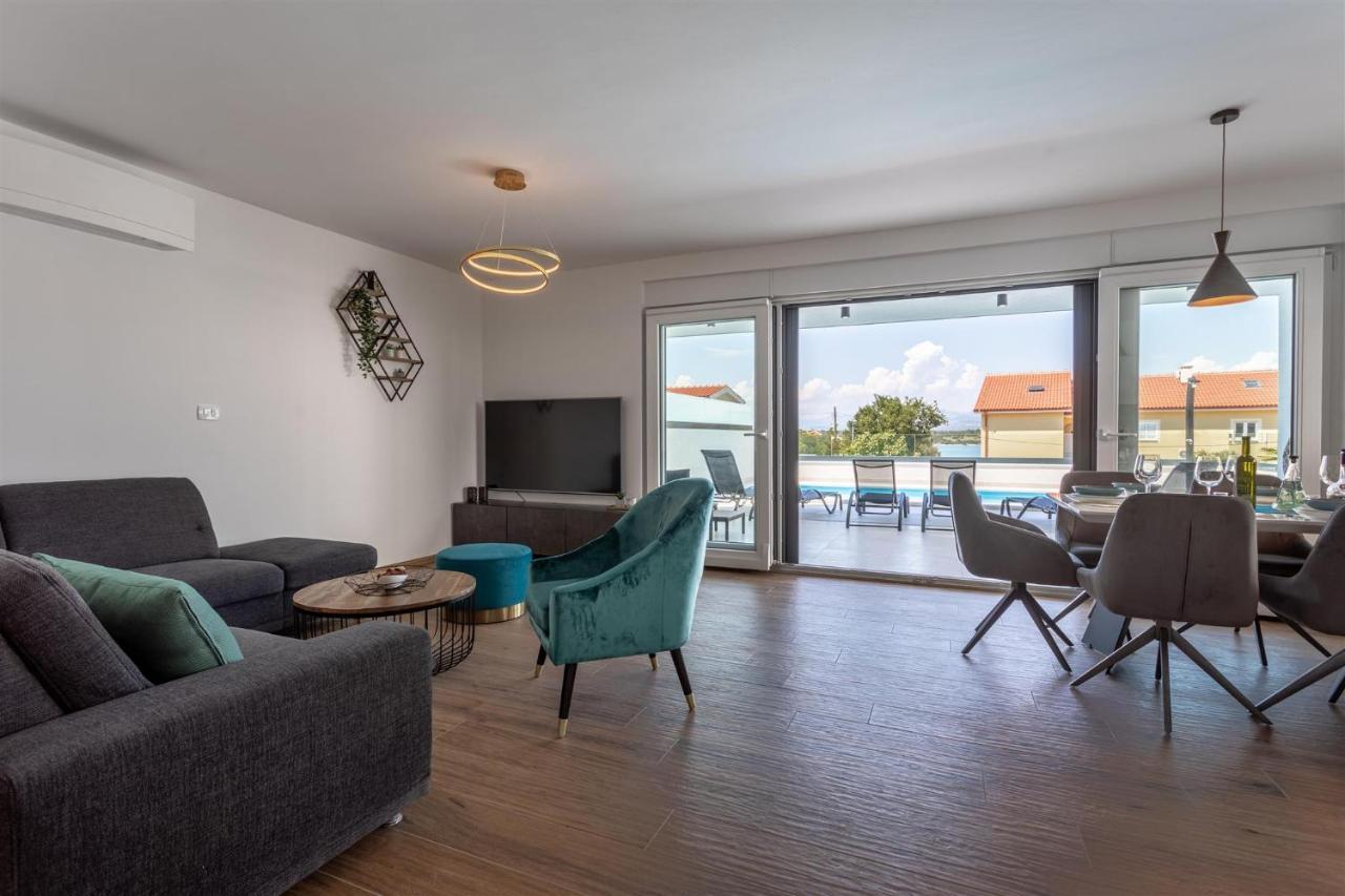 Villa Manhattan Dobrinj Bagian luar foto