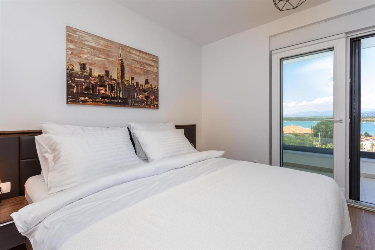 Villa Manhattan Dobrinj Bagian luar foto