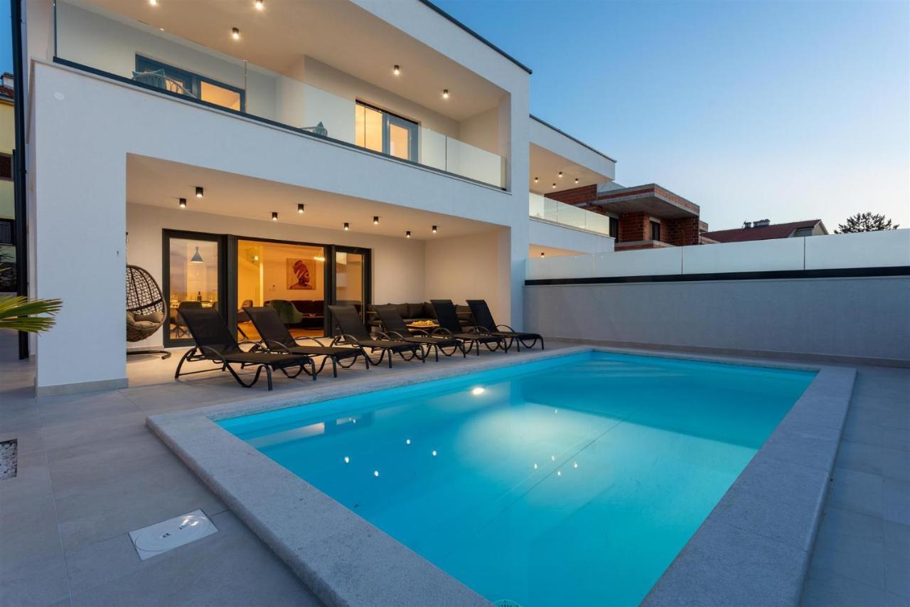 Villa Manhattan Dobrinj Bagian luar foto