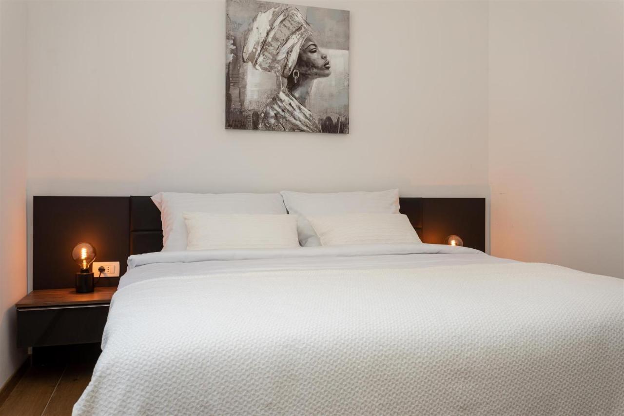 Villa Manhattan Dobrinj Bagian luar foto